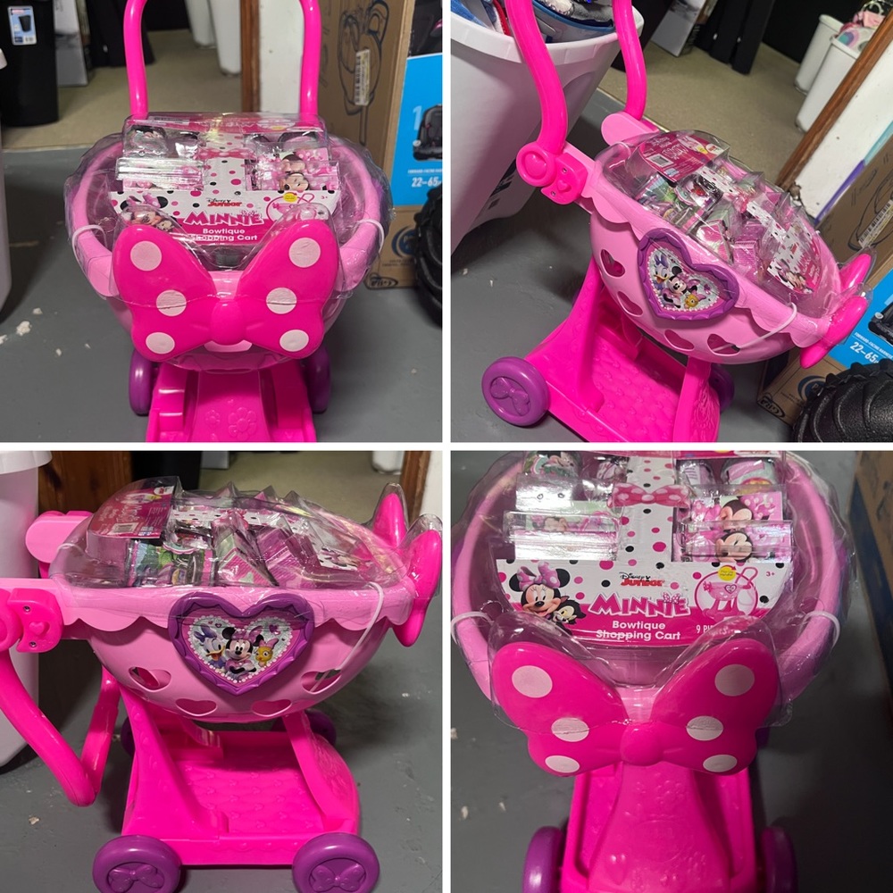 New! Disney Juniors Minnie Mouse Bowtique Shopping Cart